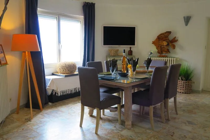 AVANT - Rénovation de la villa "Les albatros" - 150m², Écully, MVA Intérieur