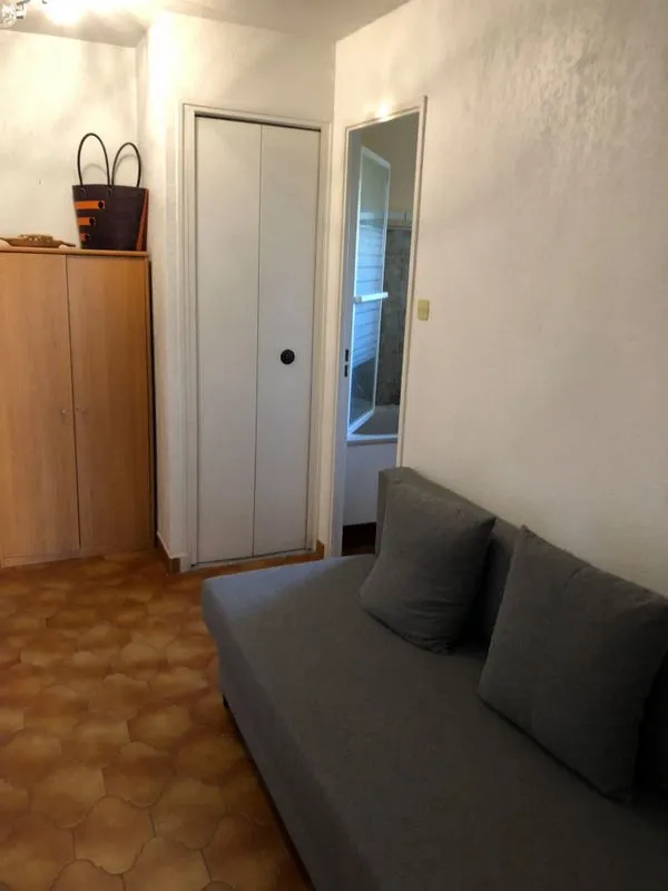 AVANT - Rénovation d'un studio cosy, Écully, MVA Intérieur