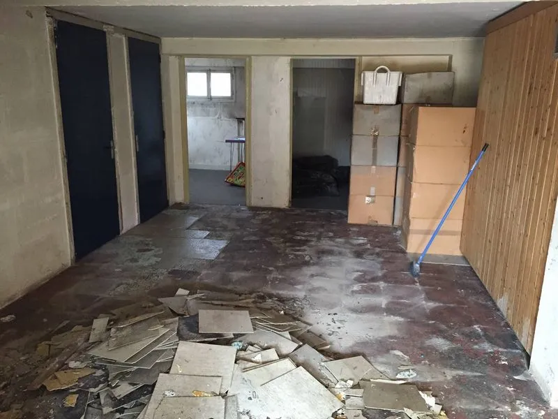 AVANT - Transformation d'un garage en loft industriel, Écully, MVA Intérieur