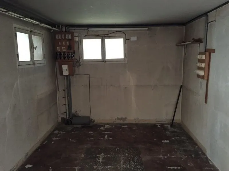 AVANT - Transformation d'un garage en loft industriel, Écully, MVA Intérieur