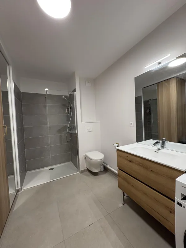 Studio Lyon 7, MVA Interieur