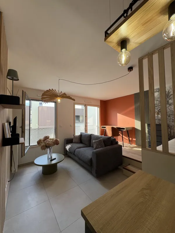 Studio Lyon 7, MVA Interieur